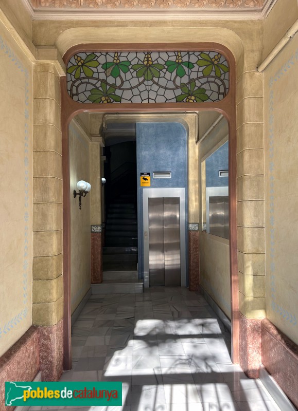 Barcelona - Casanova, 108 - València, 145 (Foto: Albert Esteves, 2023) Barcelona - Casanova, 108 - València, 145