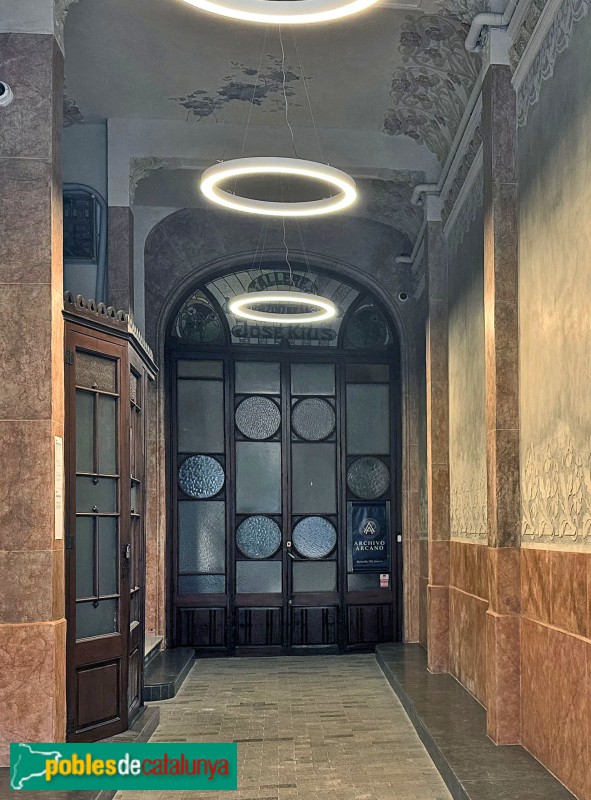 Barcelona - Rosselló, 195. Rètol dels Tallers exterior (Foto: Albert Esteves, 2023) Barcelona - Rosselló, 195. Rètol dels Tallers exterior