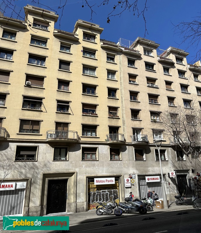 Barcelona - París, 137-139 (Foto: Albert Esteves, 2023) Barcelona - París, 137-139