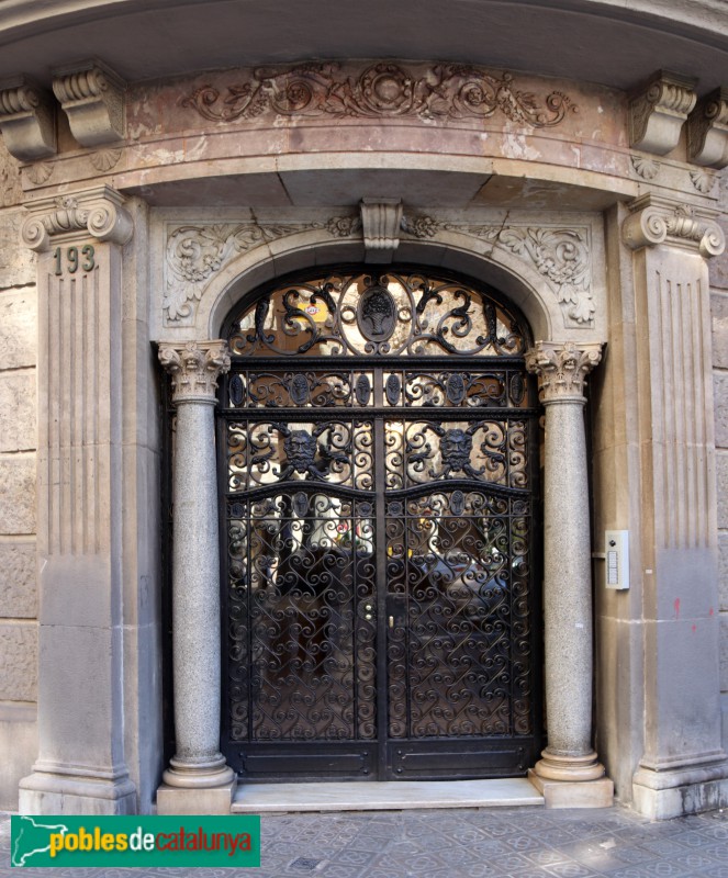 Barcelona - Londres, 88-90 / Muntaner, 193-195 (Foto: Albert Esteves, 2023) Barcelona - Londres, 88-90 / Muntaner, 193-195