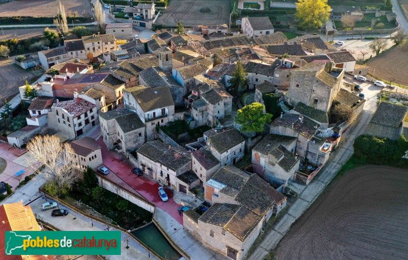 Les Piles - Nucli antic, panoràmica aèria (Foto: Francesc Vidal-Barraquer, 2023) Les Piles - Nucli antic, panoràmica aèria