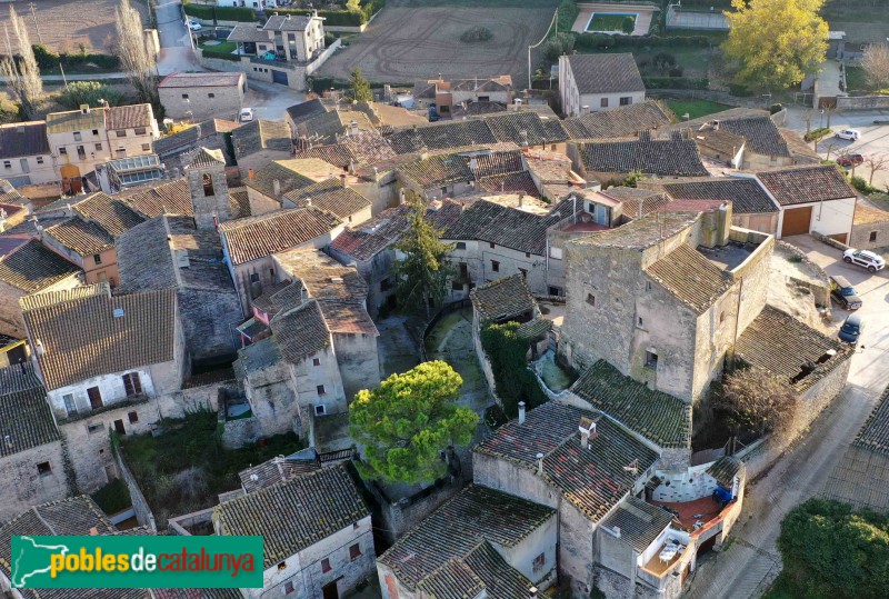 Les Piles - Nucli antic, panoràmica aèria (Foto: Francesc Vidal-Barraquer, 2023) Les Piles - Nucli antic, panoràmica aèria