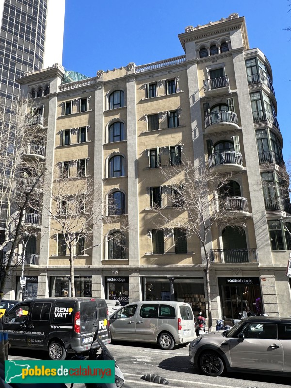 Barcelona - Balmes, 167 / París, 208-210 (Foto: Albert Esteves, 2023) Barcelona - Balmes, 167 / París, 208-210