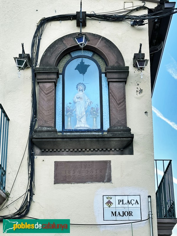 Aiguafreda - Plaça Major. Capelleta de l'Esperança (Foto: Albert Esteves, 2023) Aiguafreda - Plaça Major. Capelleta de l'Esperança