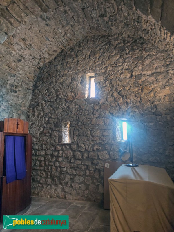 Subirats - Sant Pere del Castell de Subirats (Foto: Helena Esteves, 2023) Subirats - Sant Pere del Castell de Subirats