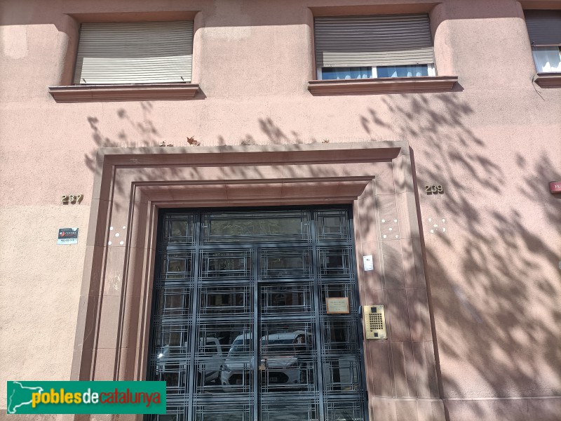 Barcelona - Londres, 45 - Urgell, 237-239 (Foto: Anna Corcoll, 2023) Barcelona - Londres, 45 - Urgell, 237-239