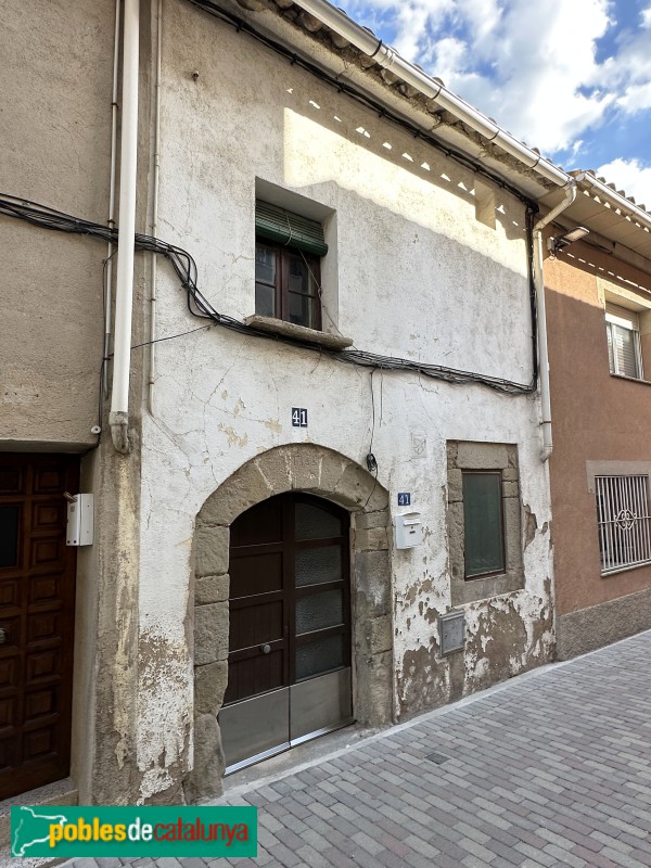 Centelles - Carrer de Sant Martí, 41 (Foto: Albert Esteves, 2023) Centelles - Carrer de Sant Martí, 41