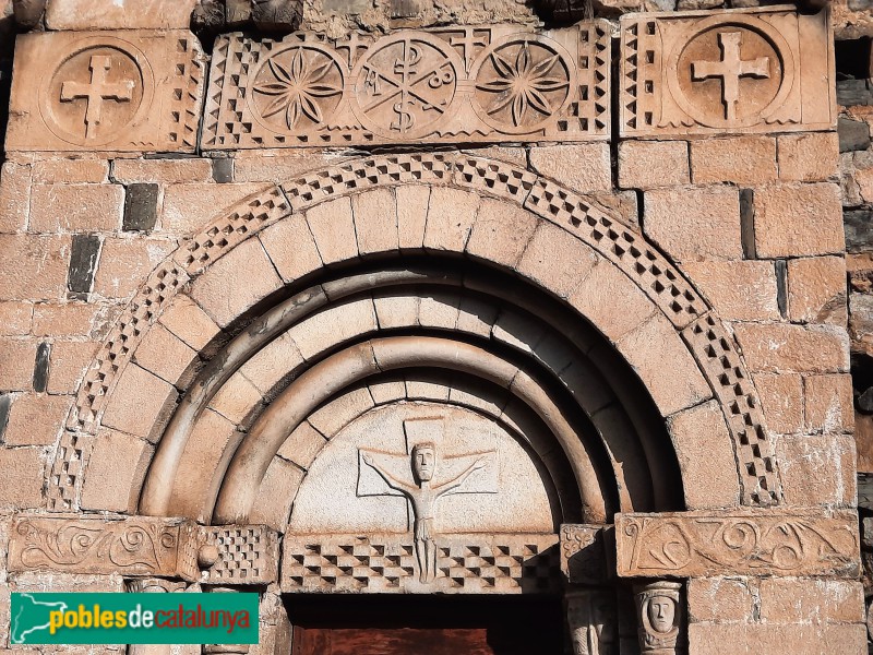 Escunhau - Església de Sant Pere, portada (Foto: Vicent Miralles, 2022) Escunhau - Església de Sant Pere, portada