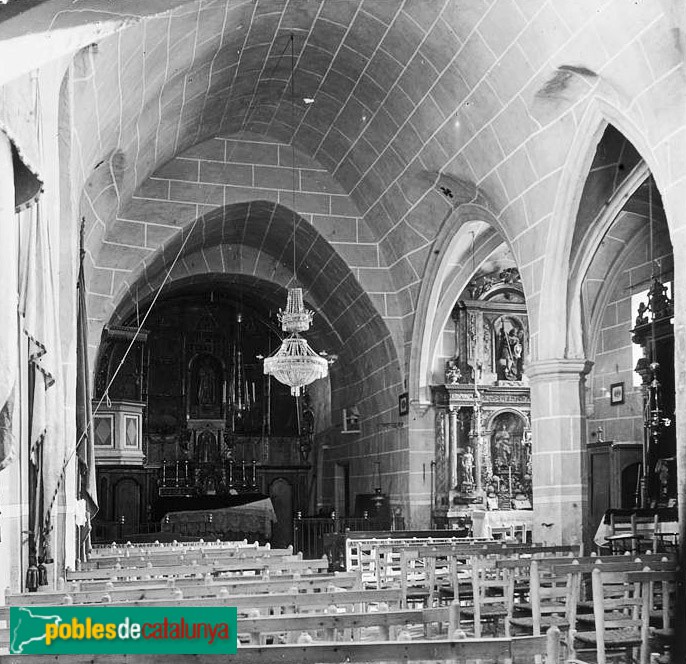 Gualba - Església de Sant Vicenç, interior (Foto: Josep Salvany -Fons Salvany. Biblioteca de Catalunya-, 1915) Gualba - Església de Sant Vicenç, interior