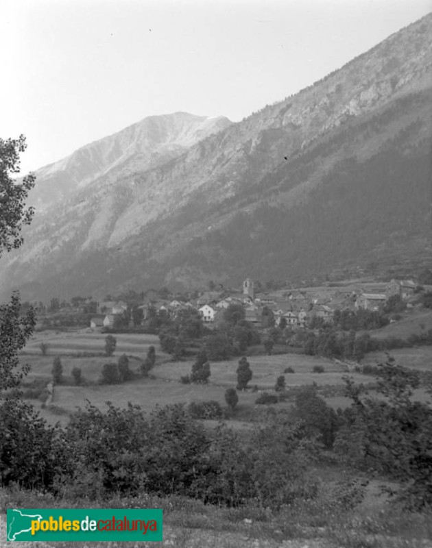 Panoràmica de Vilaller (Foto: <i>Família Cuyàs. Institut Cartogràfic i Geològic de Catalunya</i>, mitjan segle XX) Panoràmica de Vilaller