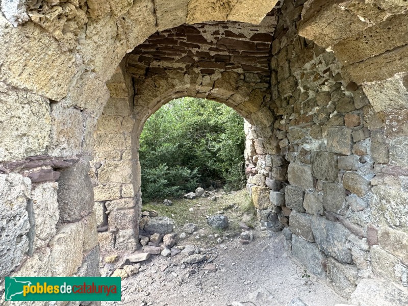 Sarroqueta - Església de Santa Maria (Foto: Albert Esteves, 2023) Sarroqueta - Església de Santa Maria