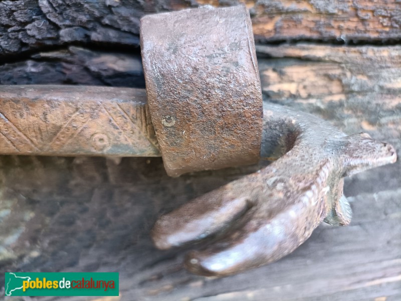 Casós - Església de Sant Romà. Forrellat (Foto: Anna Corcoll, 2023) Casós - Església de Sant Romà. Forrellat