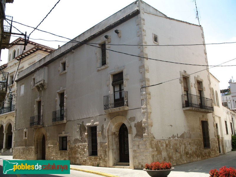 Amposta - Casa Miralles (Foto: <i>Pere Rams / Josep M. Pérez -calaix.gencat.cat-</i>, 2008) Amposta - Casa Miralles