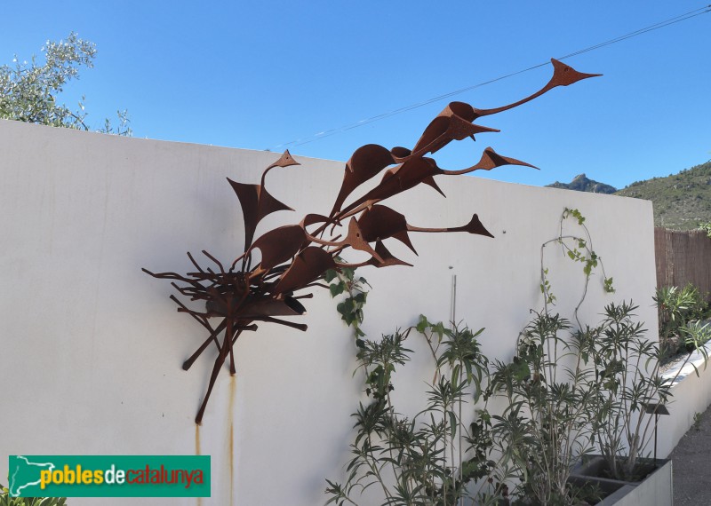 La Ràpita - Parc d'Escultures. <i>Destino Utopia</i> (Hans Some) (Foto: Albert Esteves, 2023) La Ràpita - Parc d'Escultures. <i>Destino Utopia</i> (Hans Some)