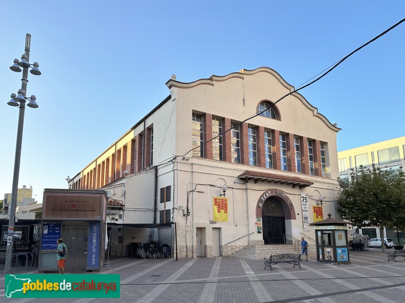 Amposta - Mercat Municipal (Foto: Albert Esteves, 2023) Amposta - Mercat Municipal
