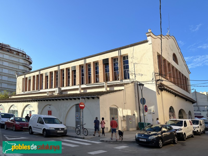 Amposta - Mercat Municipal (Foto: Albert Esteves, 2023) Amposta - Mercat Municipal