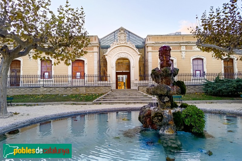 Amposta - Escoles Miquel Granell (Foto: <i>IM027 -Viqupèdia-</i>, 2022) Amposta - Escoles Miquel Granell