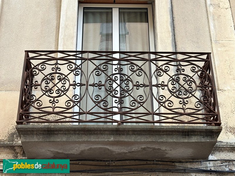 Castellbisbal - Carrer Pi i Margall. Detall balcó (Foto: Albert Esteves, 2023) Castellbisbal - Carrer Pi i Margall. Detall balcó