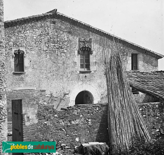 Sant Cugat del Vallès - Can Bell (Foto: <i>Josep Salvany -Fons Salvany. Biblioteca de Catalunya-</i>, 1913) Sant Cugat del Vallès - Can Bell