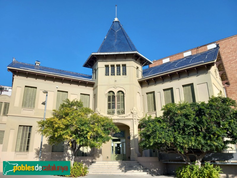 Santa Coloma de Gramenet - Cases annexes a Can Roig i Torres