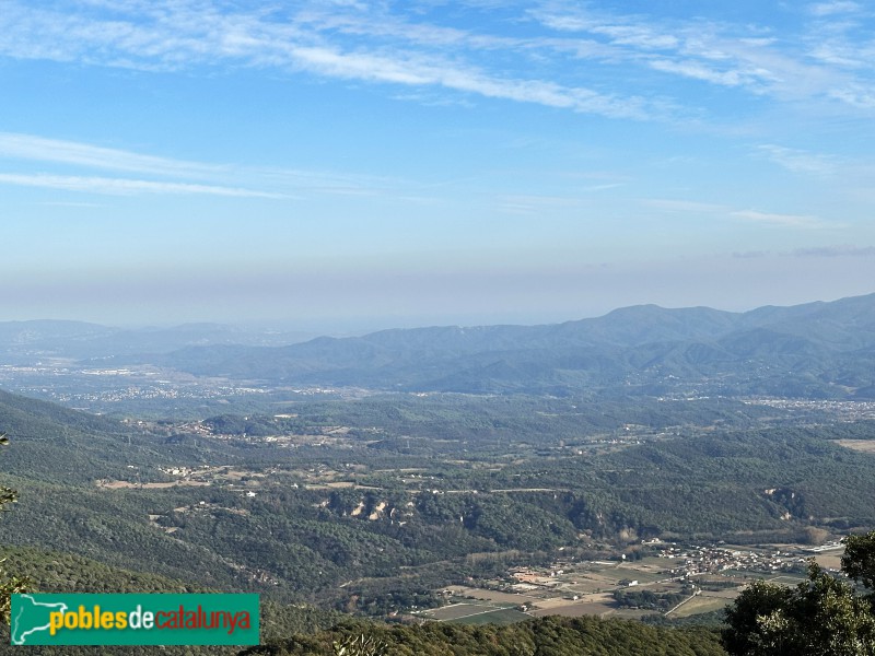 Sant Pere de Vilamajor - Panoràmica des del camí de Sant Elies (Foto: Albert Esteves, 2023) Sant Pere de Vilamajor - Panoràmica des del camí de Sant Elies