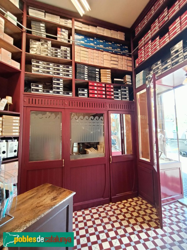 Barcelona - Gèneres de Punt La Torre (Foto: Anna Corcoll, 2023) Barcelona - Gèneres de Punt La Torre