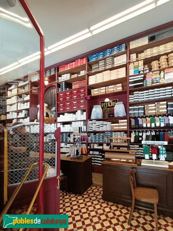 Barcelona - Gèneres de Punt La Torre (Foto: Anna Corcoll, 2023) Barcelona - Gèneres de Punt La Torre