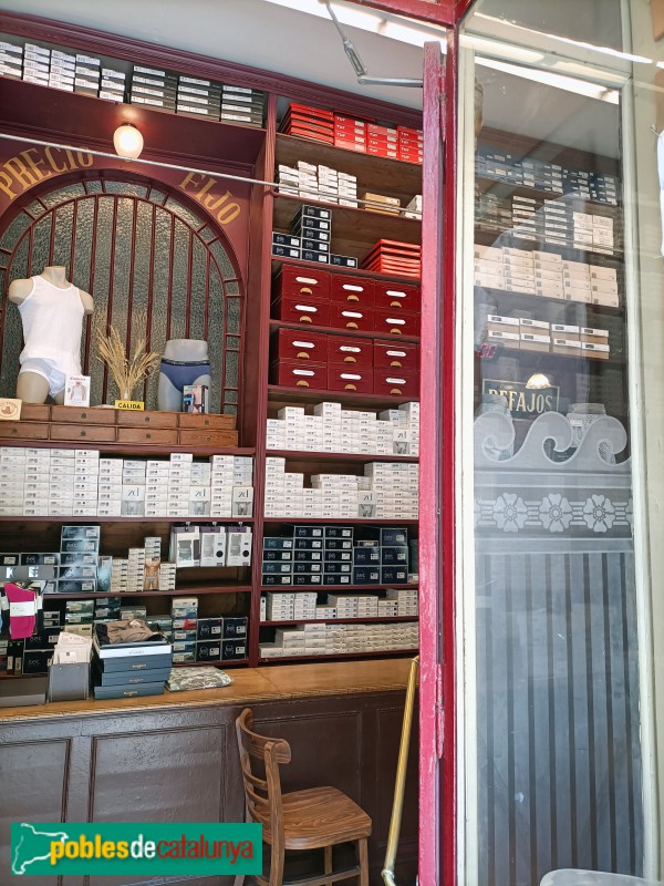 Barcelona - Gèneres de Punt La Torre (Foto: Anna Corcoll, 2023) Barcelona - Gèneres de Punt La Torre