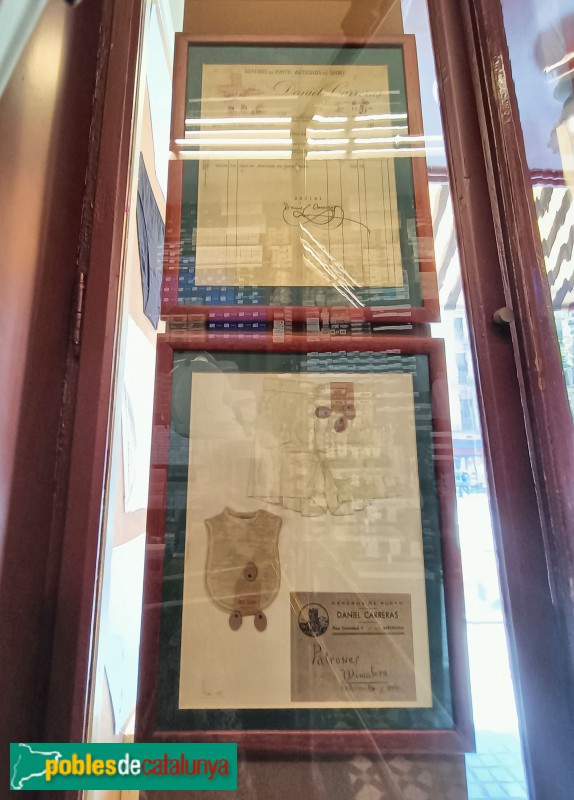 Barcelona - Gèneres de Punt La Torre (Foto: Anna Corcoll, 2023) Barcelona - Gèneres de Punt La Torre