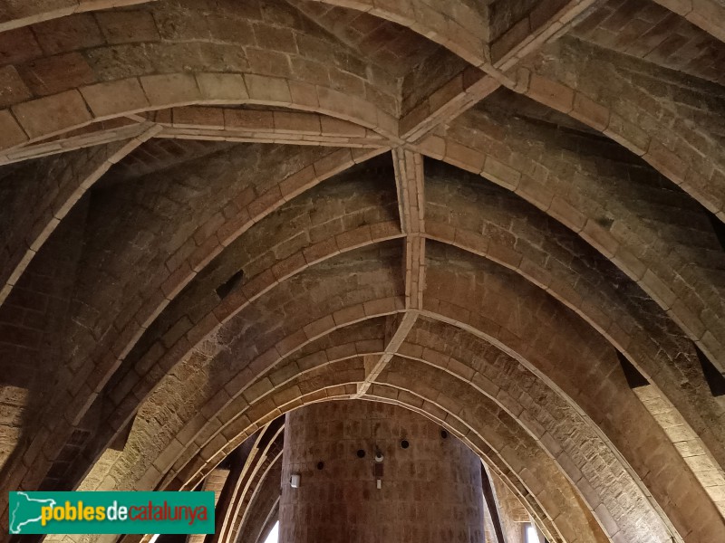 Barcelona - Casa Milà (La Pedrera). Les golfes