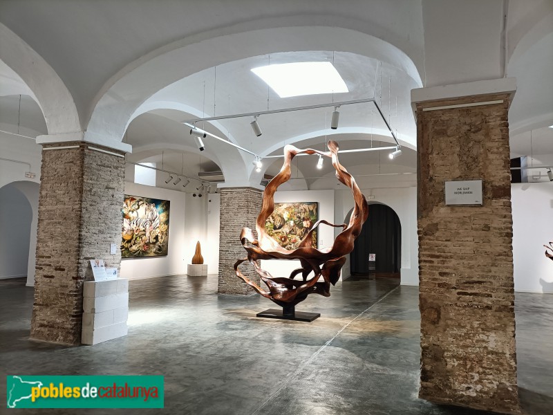 Barcelona - Estança interior amb accés des del carrer de la Palla, 10 (Foto: Anna Corcoll, 2023) Barcelona - Estança interior amb accés des del carrer de la Palla, 10