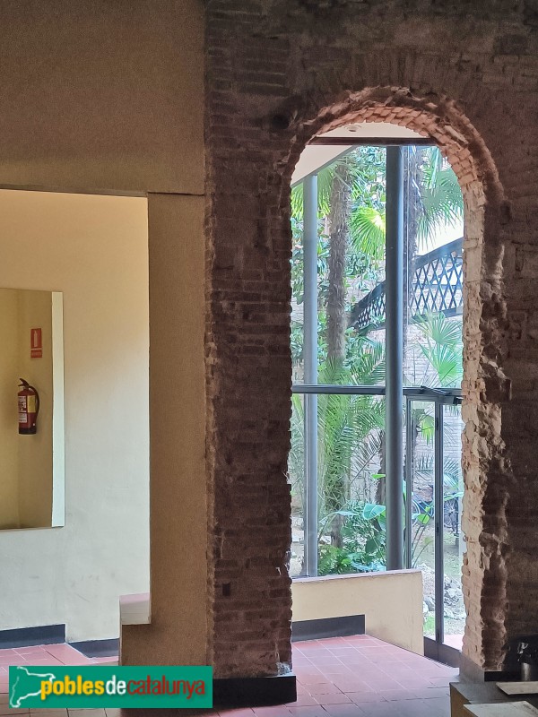 Barcelona - Cortines, 6. Casa-fàbrica Canet