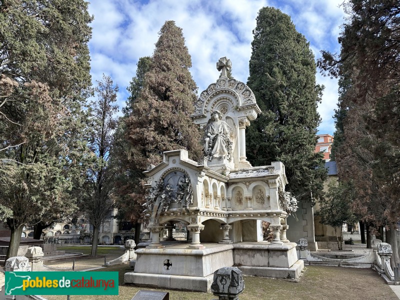 Vilafranca del Penedès - Cementiri. Panteó Ramon Marimon