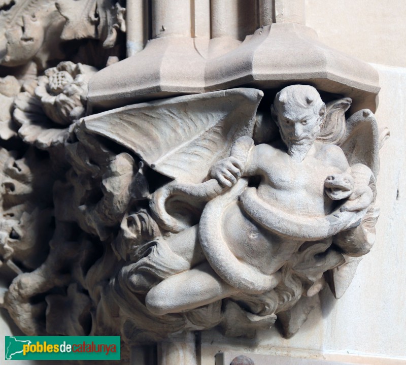 Vilafranca del Penedès - Cementiri. Panteó Via-Oliveras