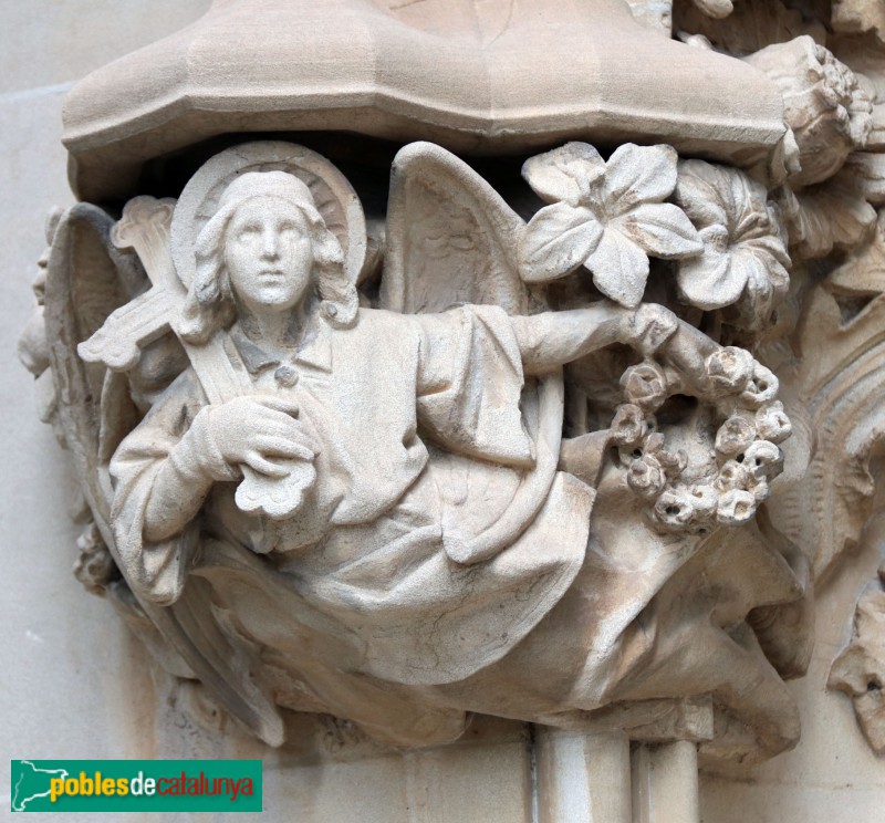 Vilafranca del Penedès - Cementiri. Panteó Via-Oliveras