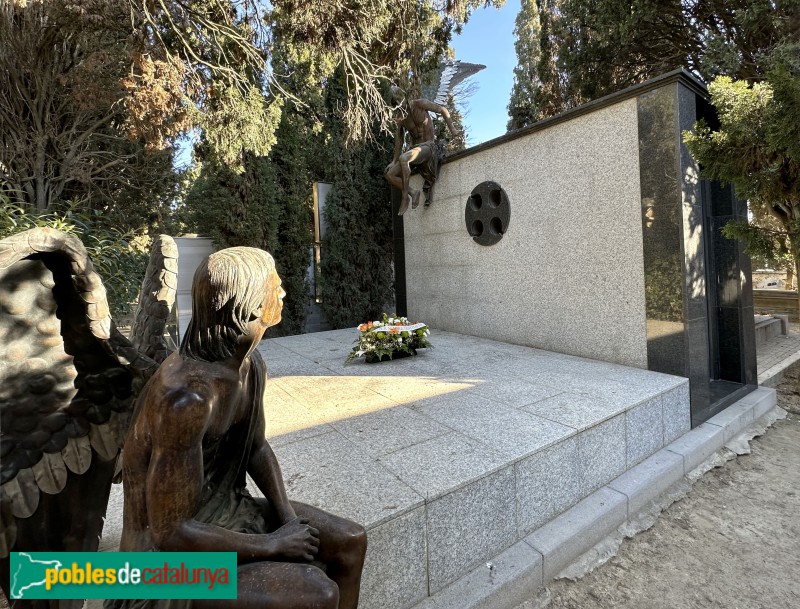 Vilafranca del Penedès - Cementiri. Panteó Massanell Bolet