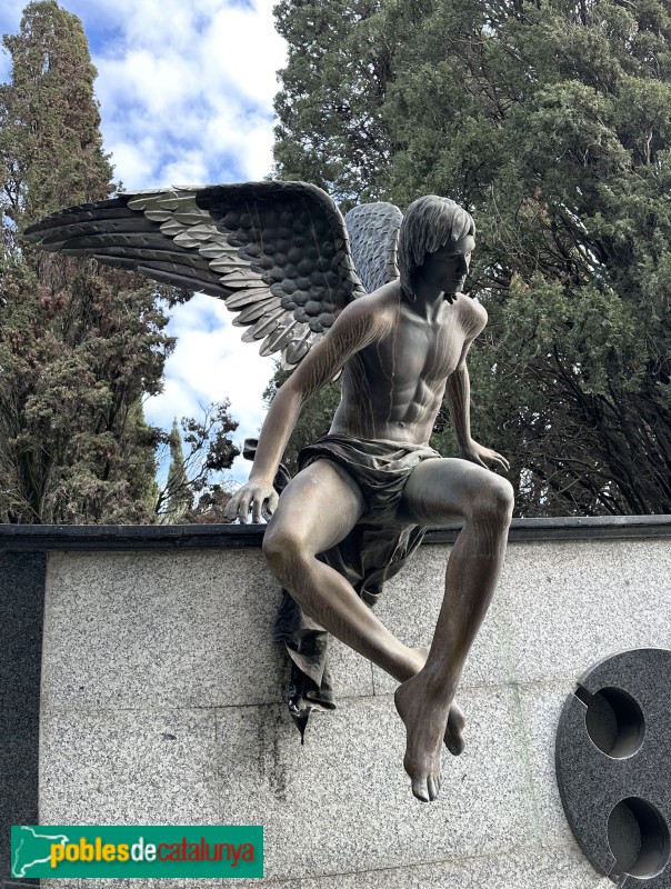 Vilafranca del Penedès - Cementiri. Panteó Massanell Bolet