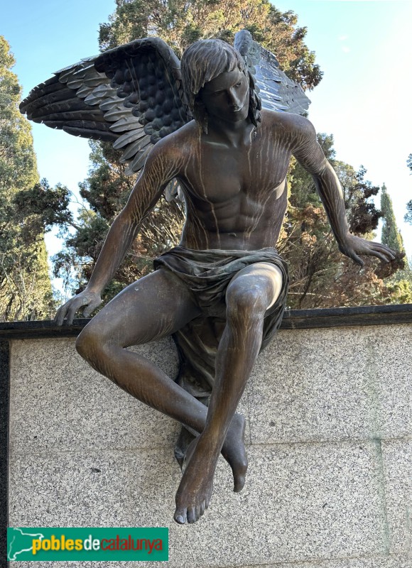 Vilafranca del Penedès - Cementiri. Panteó Massanell Bolet