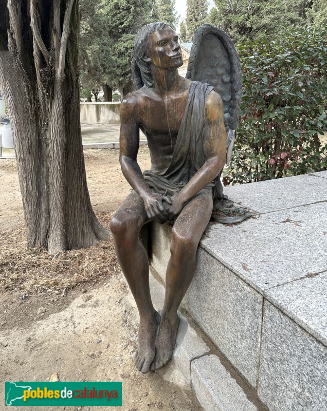 Vilafranca del Penedès - Cementiri. Panteó Massanell Bolet