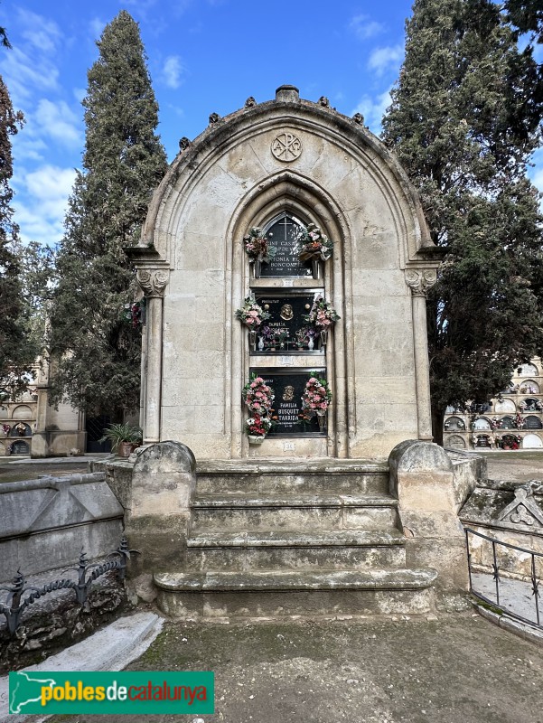 Vilafranca del Penedès - Cementiri. Illa de nínxols