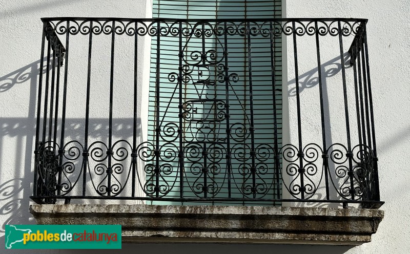 Ulldecona - Barana de balcó (1884) (Foto: Albert Esteves, 2024) Ulldecona - Barana de balcó (1884)