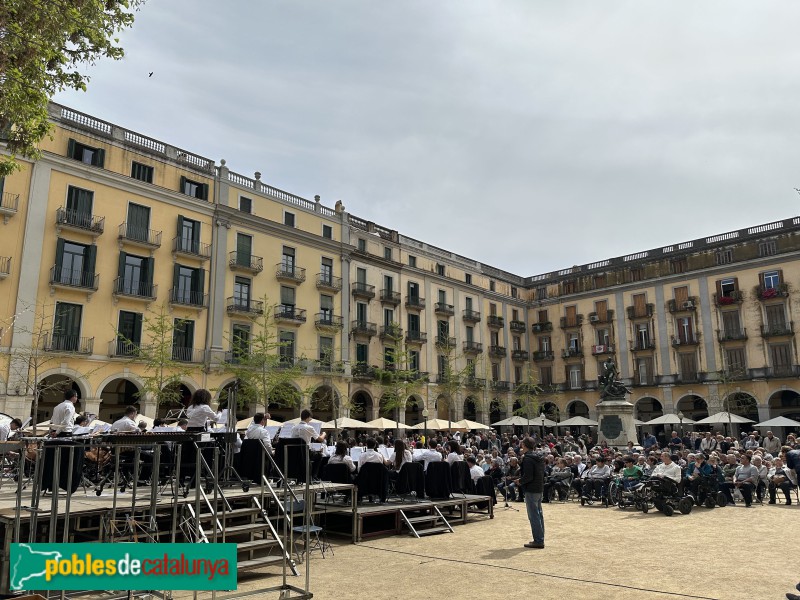 Girona - Concert a la plaça de la Independència (Foto: Albert Esteves, 2024) Girona - Concert a la plaça de la Independència