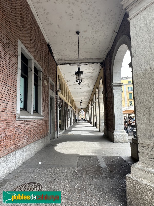 Girona - Plaça de la Independència (Foto: Albert Esteves, 2024) Girona - Plaça de la Independència