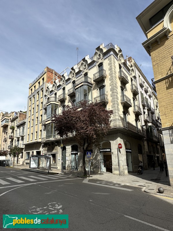 Girona - Cases Bosch (Foto: Albert Esteves, 2024) Girona - Cases Bosch