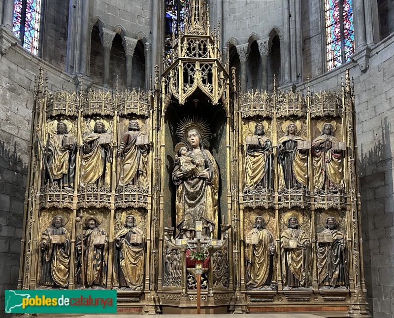 Girona - Església de Sant Feliu. Retaule Major refet (Foto: Albert Esteves, 2024) Girona - Església de Sant Feliu. Retaule Major refet