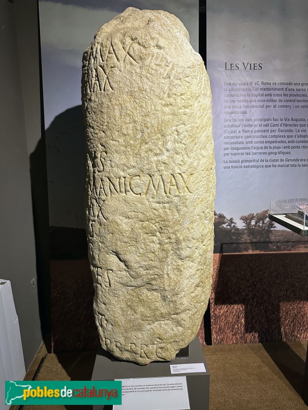 Girona - Museu d'Història de Girona. Mil·liari (238 dC) (Foto: Albert Esteves, 2024) Girona - Museu d'Història de Girona. Mil·liari (238 dC)