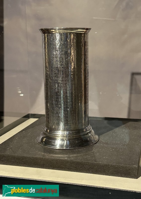 Girona - Museu d'Història de Girona. Vas romà de Vicarello (Foto: Albert Esteves, 2024) Girona - Museu d'Història de Girona. Vas romà de Vicarello