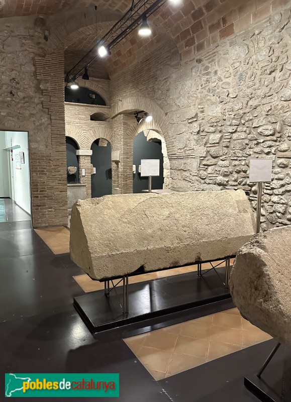 Girona - Museu d'Història dels Jueus. Sarcòfags (Foto: Albert Esteves, 2024) Girona - Museu d'Història dels Jueus. Sarcòfags
