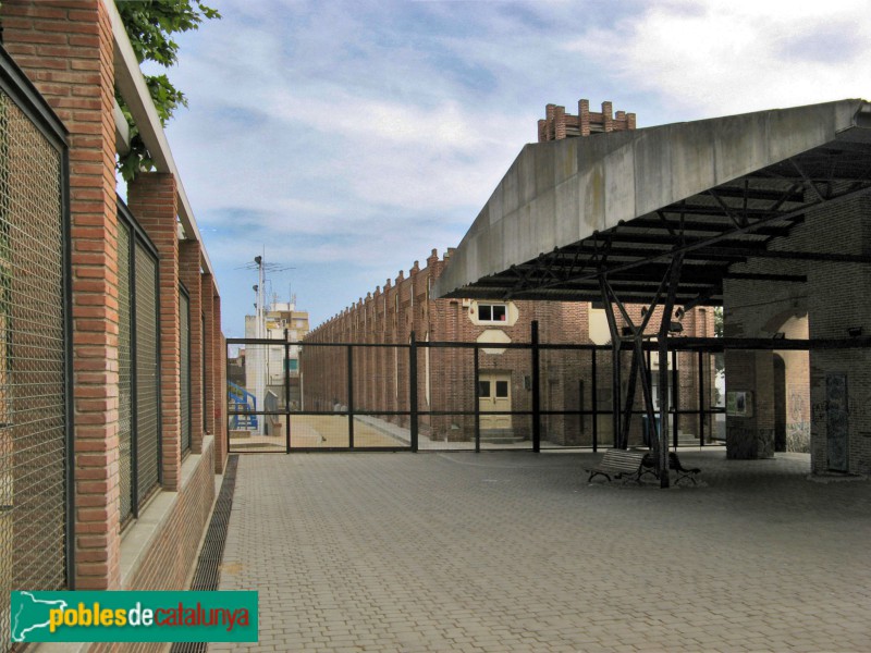 Premià de Mar - Col·legi La Lió (Foto: Albert Esteves, 2007) Premià de Mar - Col·legi La Lió