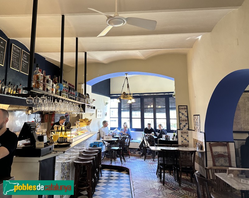 Girona - Casa Gabaldà. Establiment de la planta baixa (Foto: Albert Esteves, 2024) Girona - Casa Gabaldà. Establiment de la planta baixa